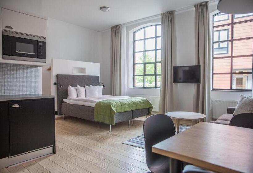 标准工作室, The More Hotel Lund