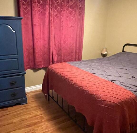 اتاق استاندارد با سرویس بهداشتی مشترک, Lemon Tree Inn