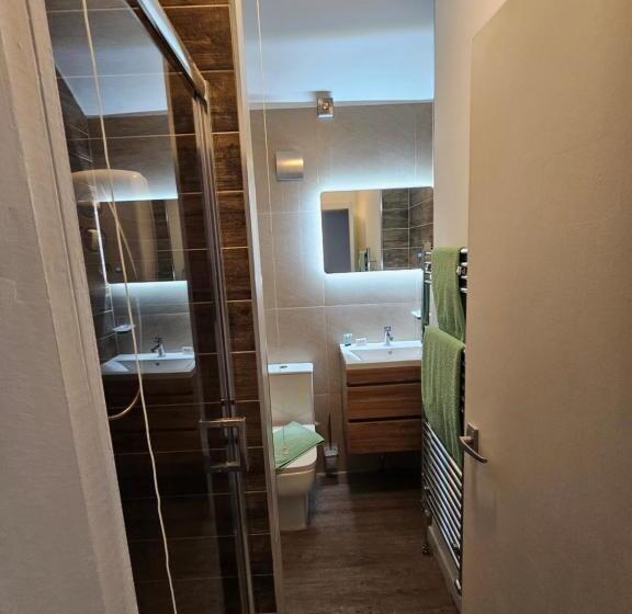 Quarto Economy Individual, Abbey