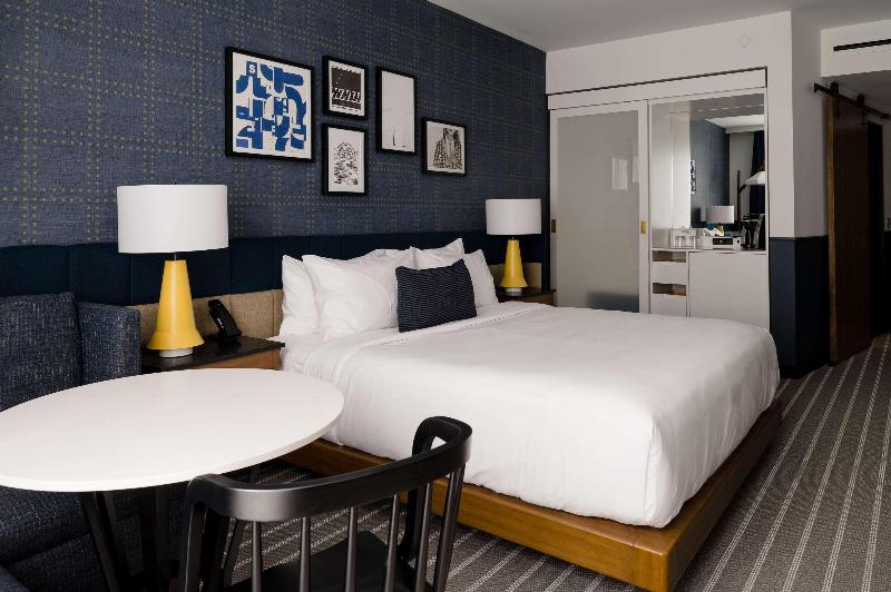 キングサイズベッドのスタンダードルーム, Cambria Hotel Boston Somerville