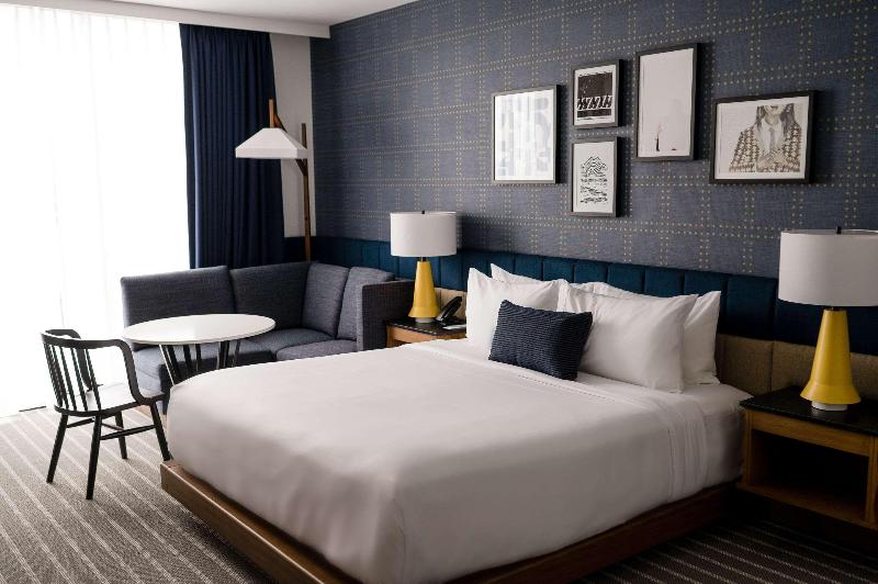 キングサイズベッドのスタンダードルーム, Cambria Hotel Boston Somerville