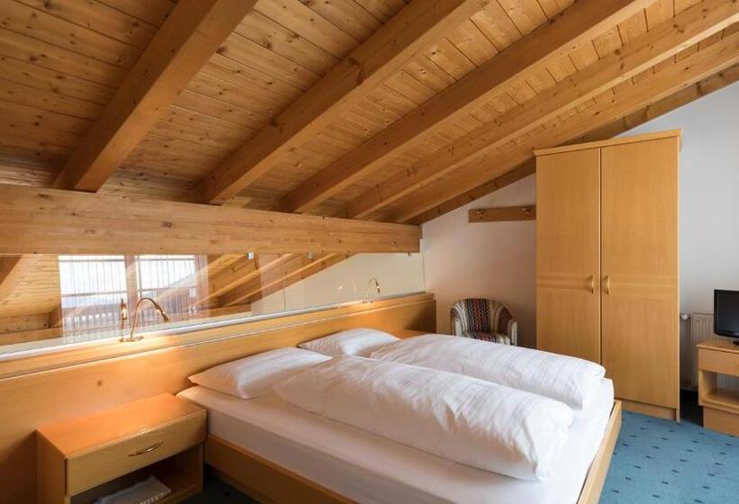 Apartamento 1 Dormitório com Terraço, Residence Königswarte Strata
