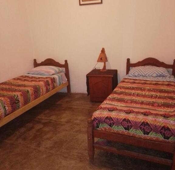 스탠다드 룸 공동 욕실, Hostal Lupita