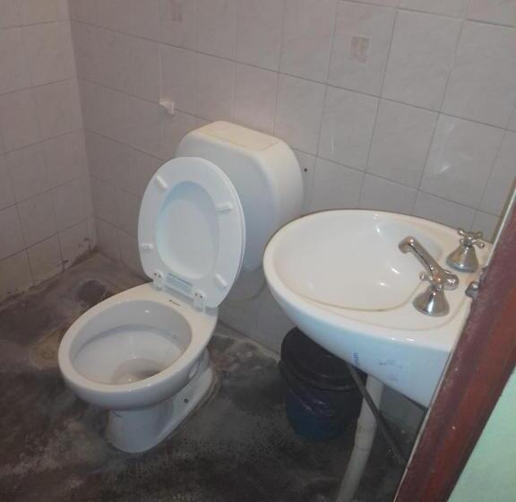 带共用浴室的标准房间, Hostal Lupita