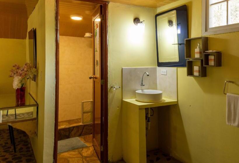 Люкс Deluxe Кровать Кинг, Refugio Cariguana