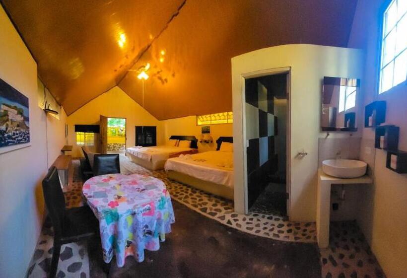デラックスの４人部屋, Refugio Cariguana