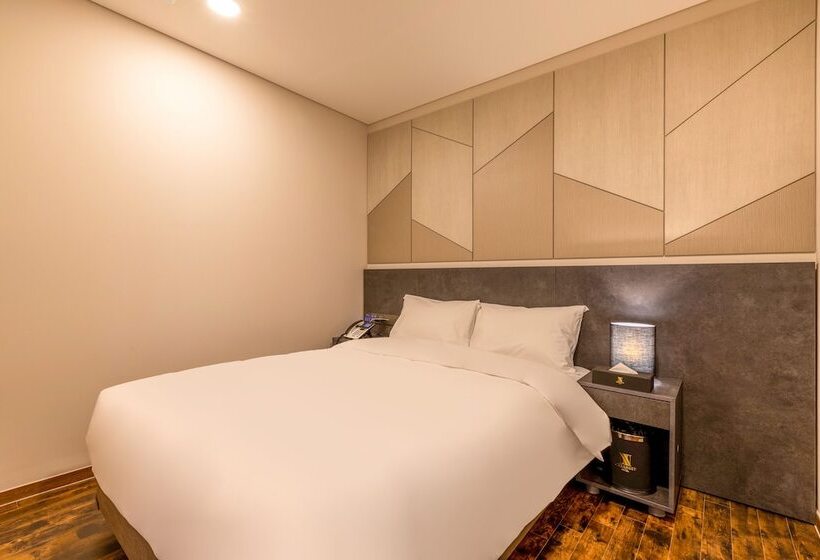 Family Suite, Urban Est
