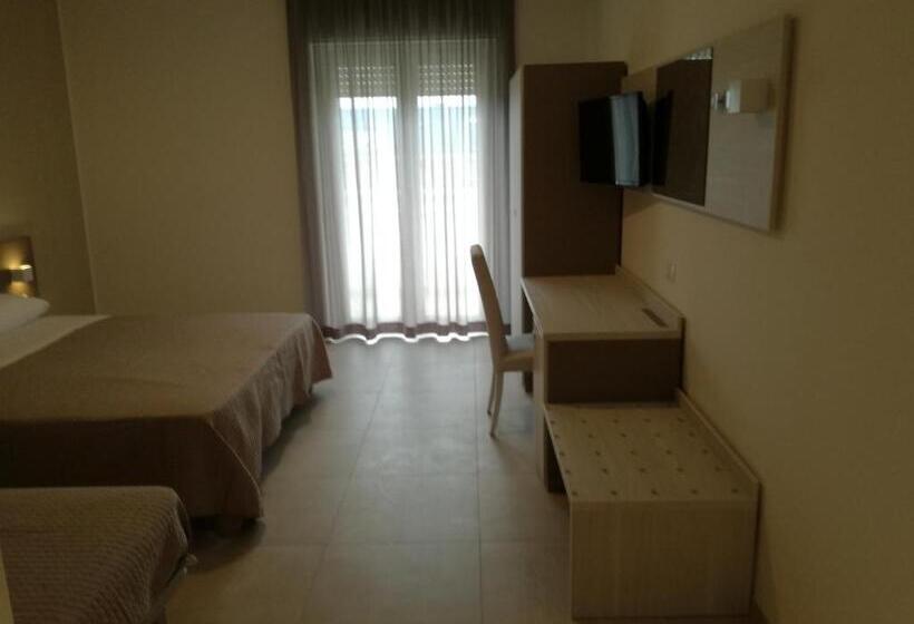 스탠다드 트리플 룸, Nuovo Hotel Settibi 20m Dalla Spiaggia