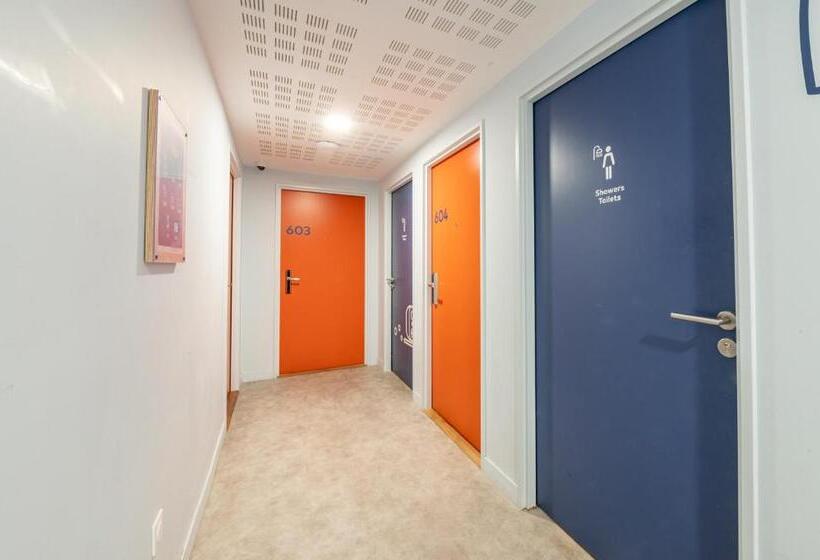 Quarto Quádruplo Estandar, Ucpa Sport Station Hostel Paris
