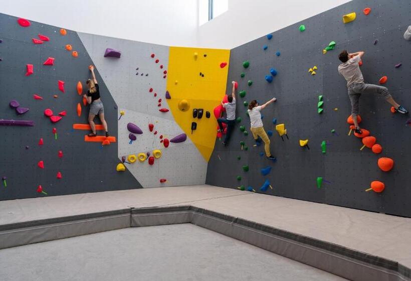 Chambre Familiale, Ucpa Sport Station Hostel Paris