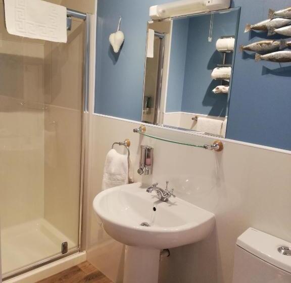 Семейный Номер, Treventon Guest House