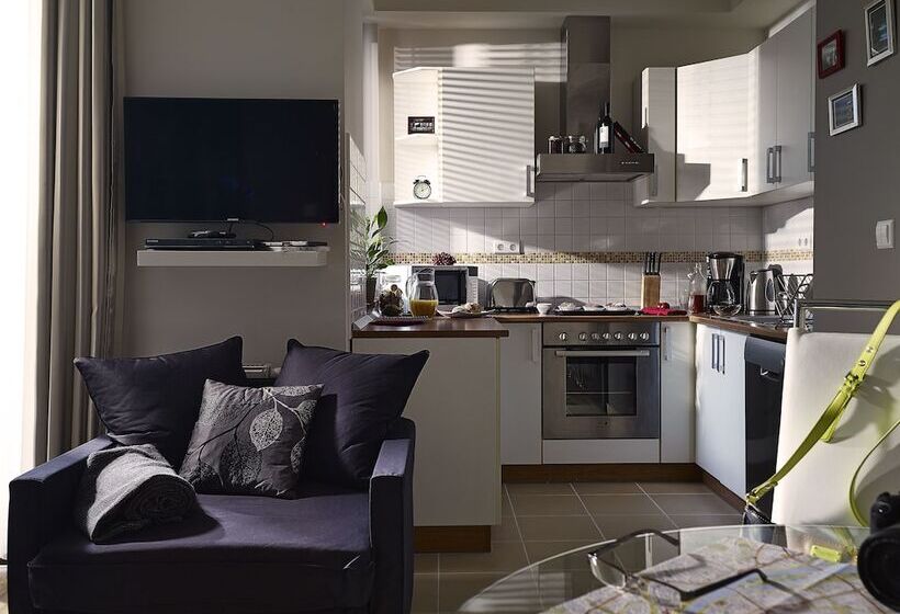 スタンダードスタジオ, 7seasons Apartments Budapest