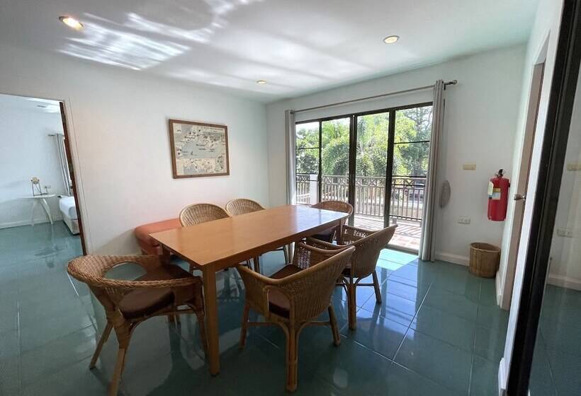 패밀리 스위트, Dolphin Bay Beach Resort