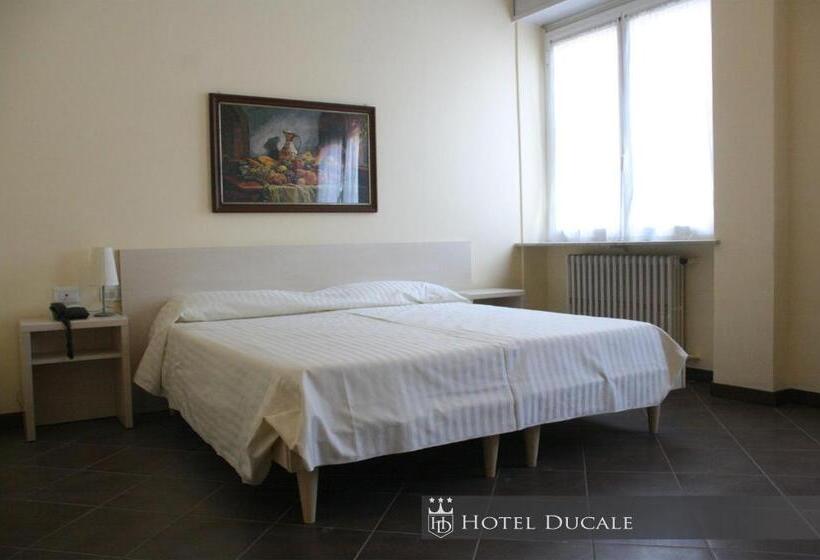 Номер Стандарт Трехместный, Ducale