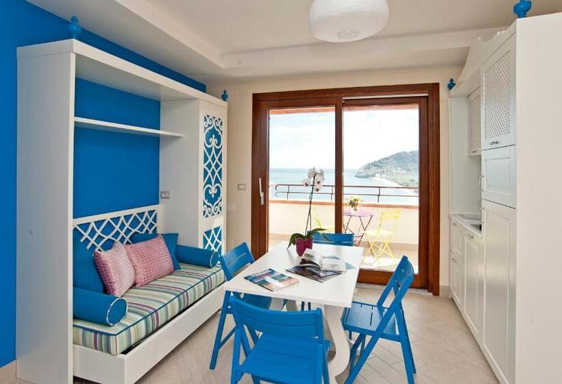 Апартаменты 2 Спальни Вид на Море, Residence Il Porto