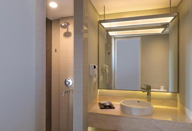 Полулюкс Кровать Кинг, Wyndham Garden Kuta Beach Bali