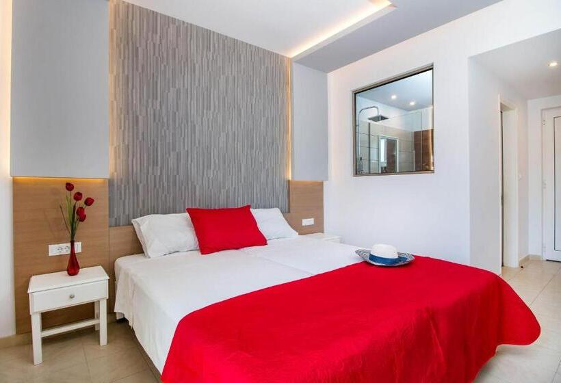 Трехместный Номер Deluxe, Casastavris   Aparts & Pool Suites