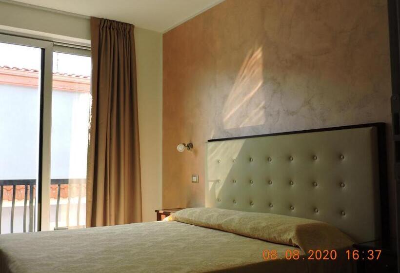 Номер Стандарт с Балконом, B&b Aquila Reale