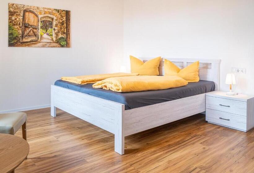 Номер Стандарт, Gwuni B&b