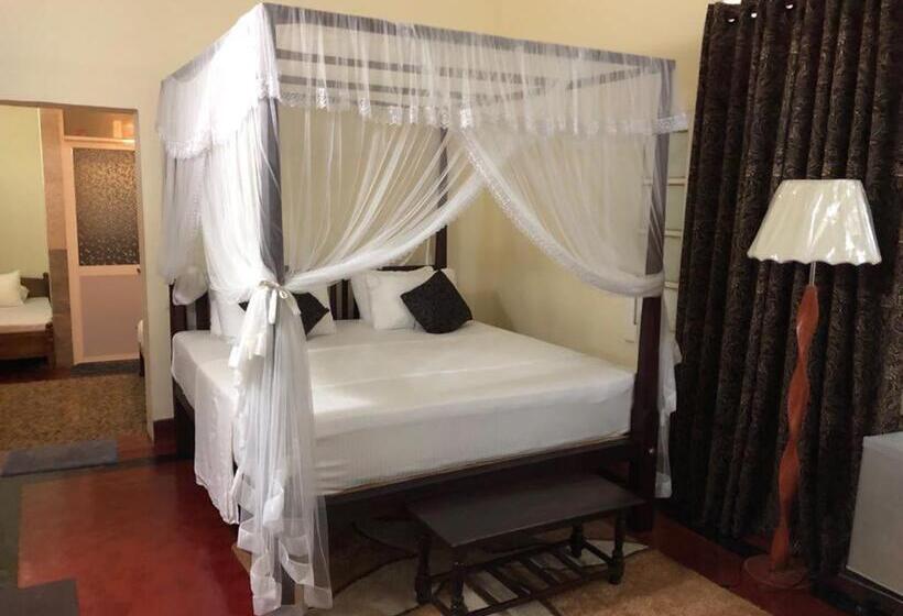 Трехместный Номер Deluxe, Crystal Point Weligama
