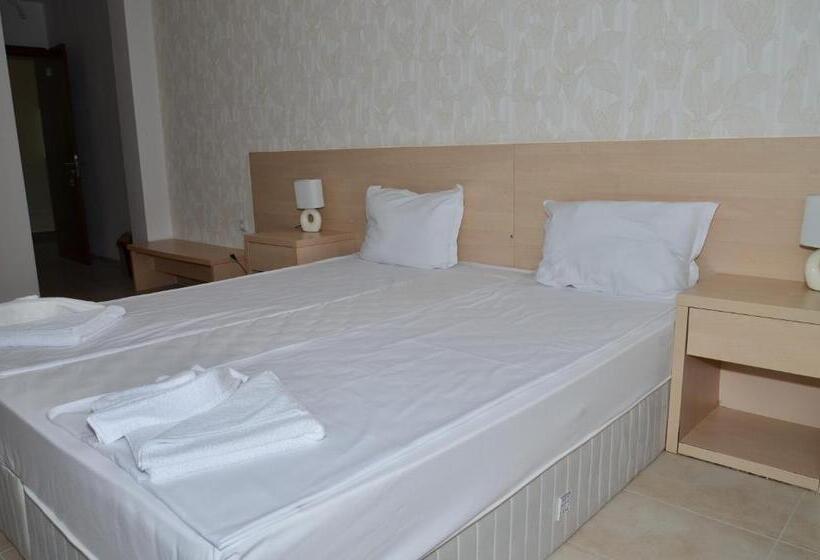 Номер Стандарт с Балконом, La Piazza Primorsko Rooms & Apartments