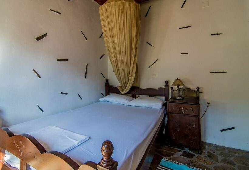 Casa 1 Quarto, Spitia Katoi