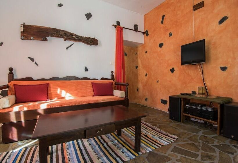 Casa 1 Quarto, Spitia Katoi