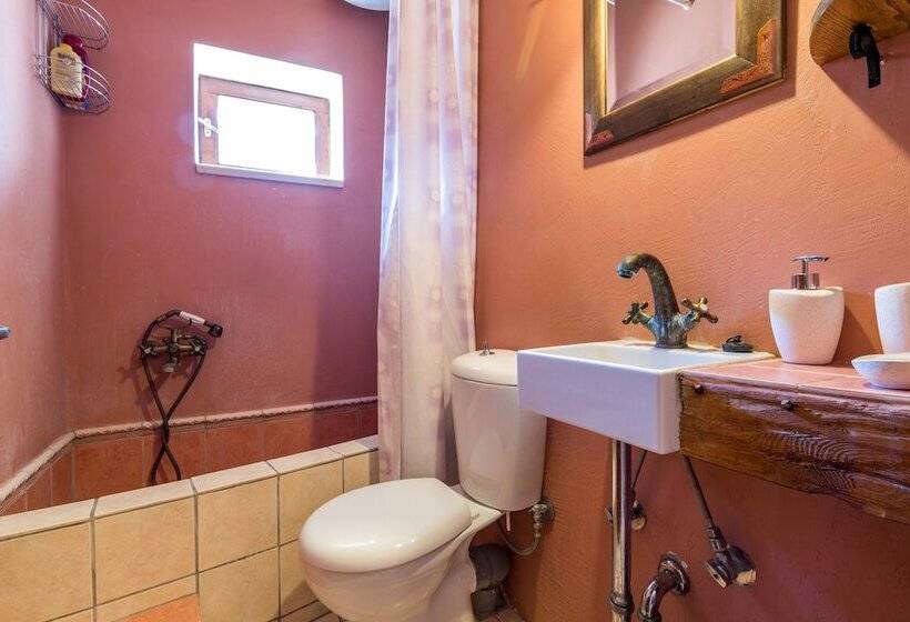 Casa 1 Quarto, Spitia Katoi
