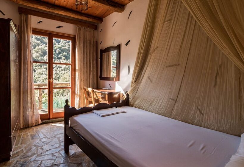Casa 1 Quarto, Spitia Katoi