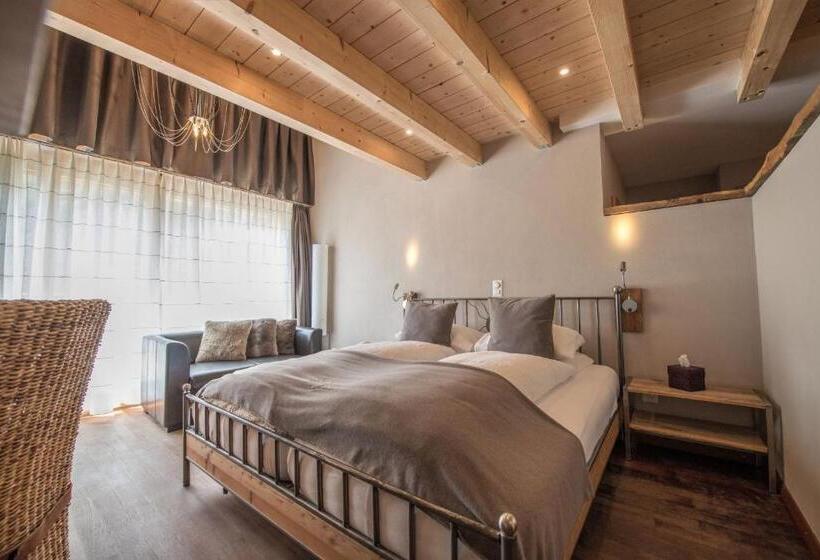 四人标准间, Alpenlodge