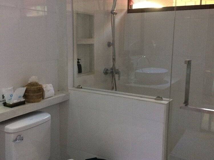 غرفة قياسية مطلّة علي حمام السباحة, Green View Village Resort   Sha Plus