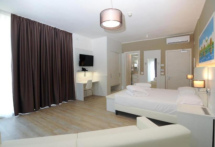 Четырехместный Номер Deluxe, Marina Palace Hotel 4 Stelle S