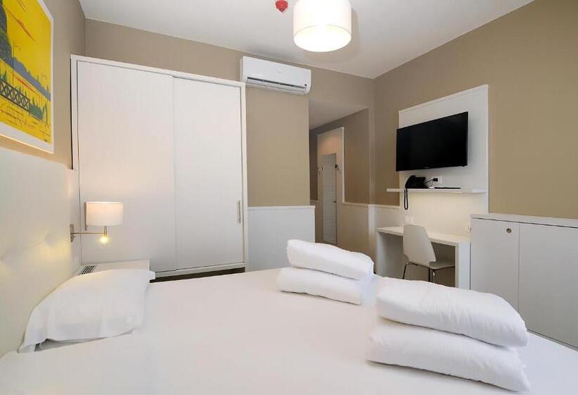 Трехместный Номер Стандарт с Балконом, Marina Palace Hotel 4 Stelle S