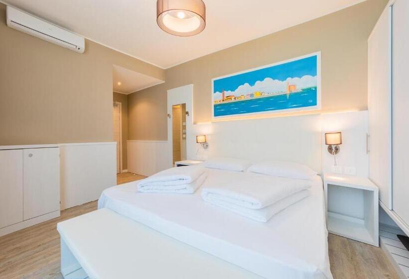 Номер Deluxe Вид на Море с Балконом, Marina Palace Hotel 4 Stelle S