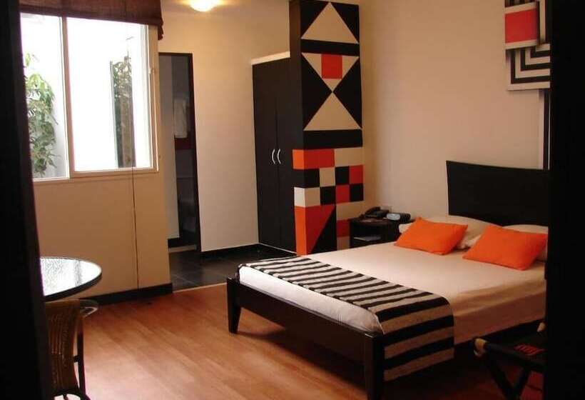 Quarto Estandar, Torre Del Viento Cali