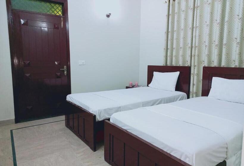 اتاق لوکس, Cosy Inn Guest House