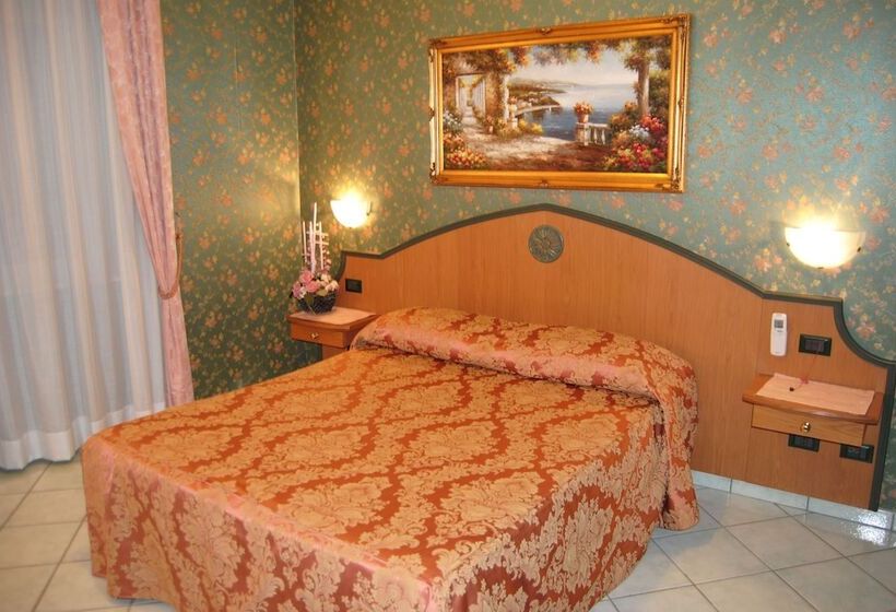 Четырехместный Номер Стандарт, Nespolo D'oro