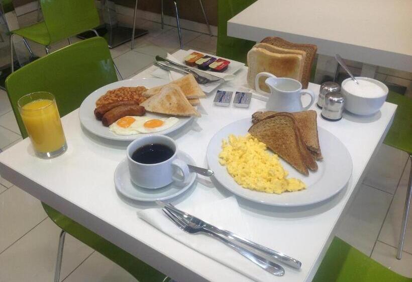 Номер Superior с Балконом, Prince Regent Hotel Excel London