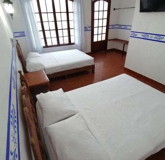 エコノミー４人部屋, Don Luis Hostal   Sucursal Galeana   Tecolutla