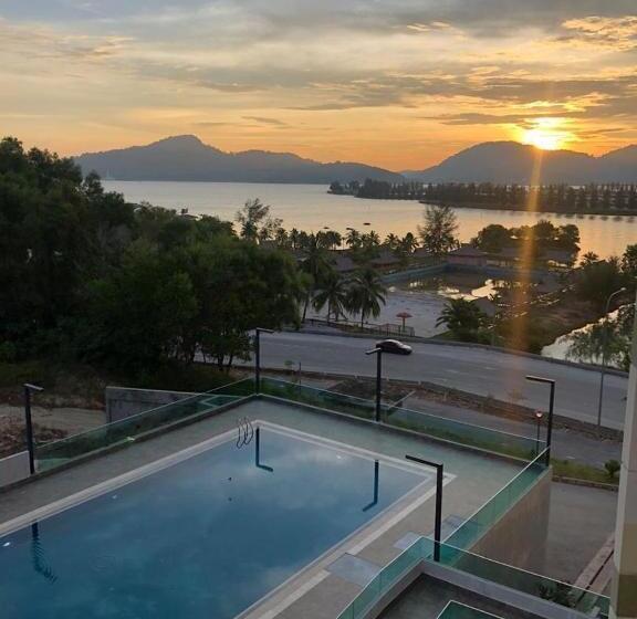 디럭스 스튜디오, Marina Height Seaview Resort, Teluk Batik, Lumut