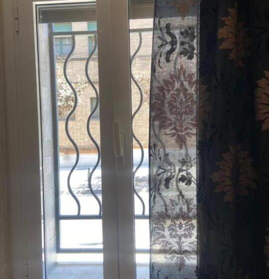 Номер Стандарт Совместная Ванная, Lf Habitación Familiar Con Balcón Y Baño Privado   No Fumadores   Sin Ascensor