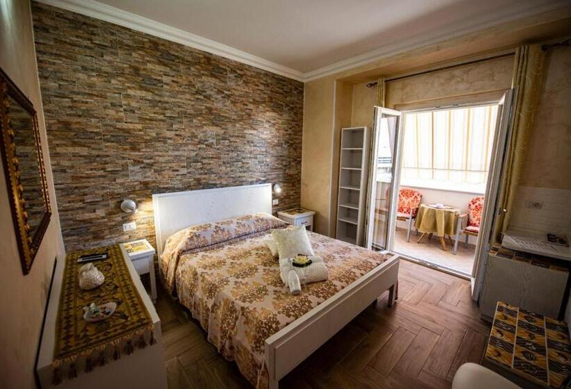 Quarto Superior Vista Mar com Varanda, La Perla Del Tirreno
