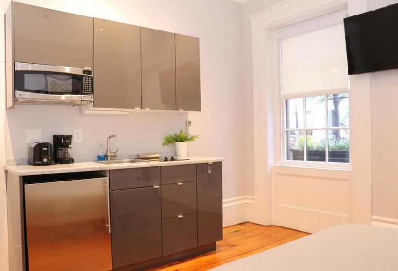 Студия Стандарт, Downtown Beacon Hill, Convenient, Comfy Studio #1