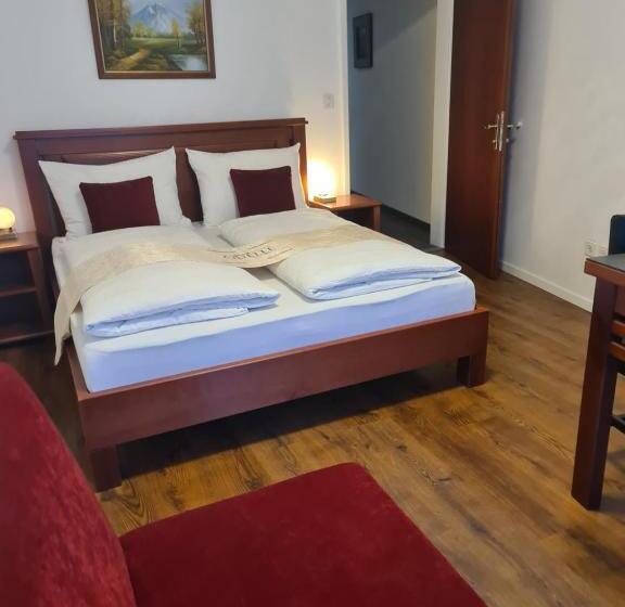 اتاق خانوادگی, Esos Hotel Quelle