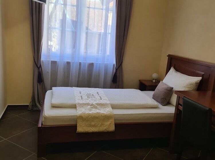 اتاق اکونومی, Esos Hotel Quelle