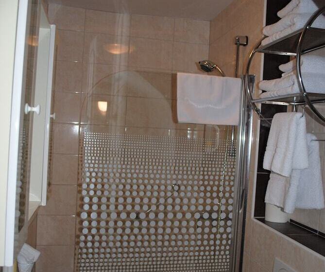 اتاق استاندارد سه نفره, Esos Hotel Quelle