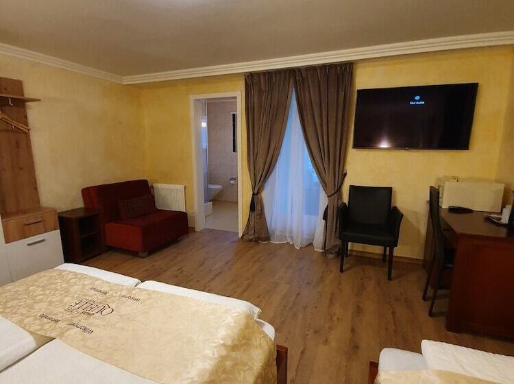اتاق استاندارد سه تخته با بالکن, Esos Hotel Quelle