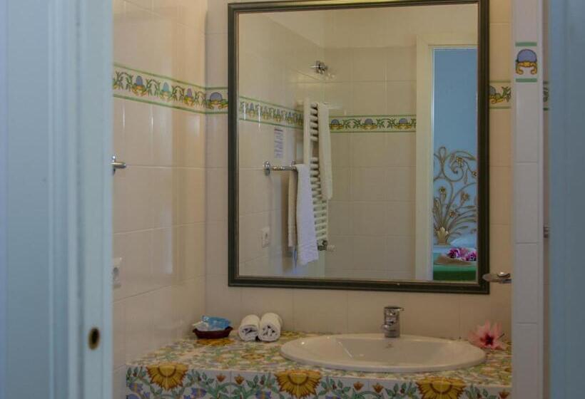 Классический Номер, Semiramis Hotel De Charme & Pools