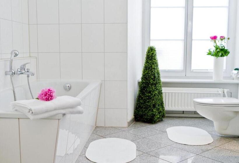 Quarto Estandar, Zum Goldenen Löwen
