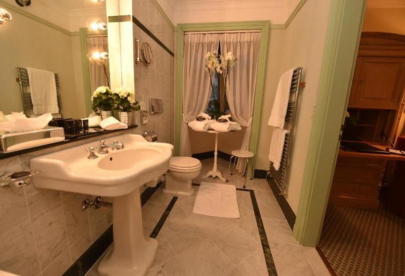 Deluxe Room Mountain View, Grand Hotel Du Golf & Palace